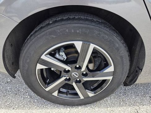 Used 2024 Nissan Sentra SV FWD image 9
