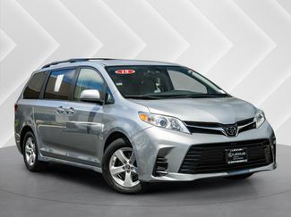 Used 2018 Toyota Sienna LE FWD video 1