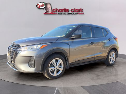 Used 2025 Nissan Kicks Play S FWD image 1