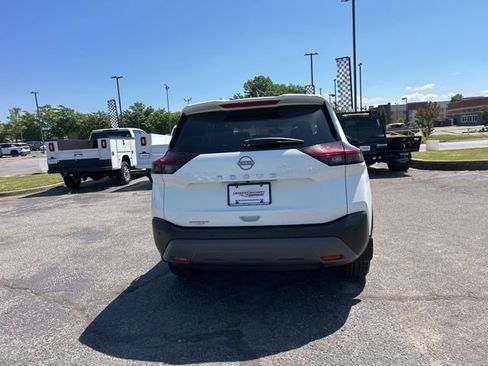 Used 2023 Nissan Rogue S FWD image 4