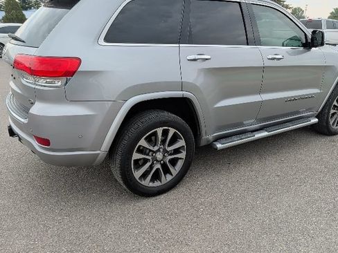 Used 2017 Jeep Grand Cherokee Overland w/ Jeep Active Safety Group AWD/4WD image 8