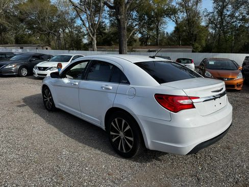 Used 2012 Chrysler 200 Touring FWD image 3