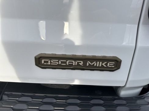 Used 2023 Jeep Gladiator Sport S image 10