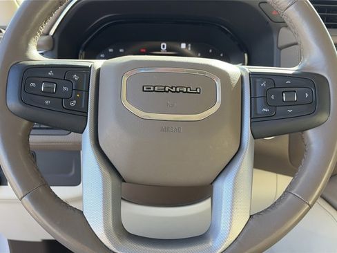 Used 2023 GMC Yukon XL Denali image 23