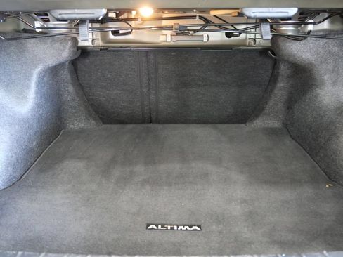 Used 2024 Nissan Altima 2.5 SR FWD image 23