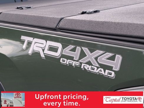 Used 2021 Toyota Tacoma TRD Off-Road w/ TRD Premium Off Road Package AWD/4WD image 10