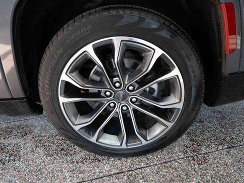 Used 2024 Jeep Grand Wagoneer Series III w/ Rear Seat Video Group 1 image 30