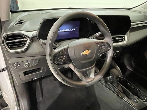 Used 2025 Chevrolet TrailBlazer LS w/ LS Convenience Package FWD image 20
