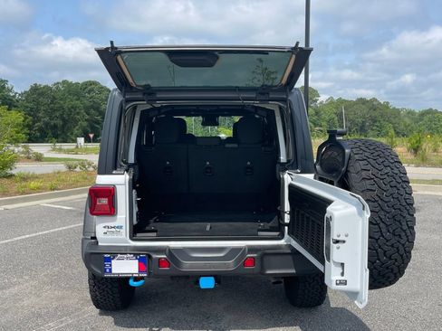 Used 2024 Jeep Wrangler Unlimited Rubicon 4xe w/ Convenience Group AWD/4WD image 36