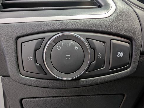 Used 2024 Ford Edge SEL image 18