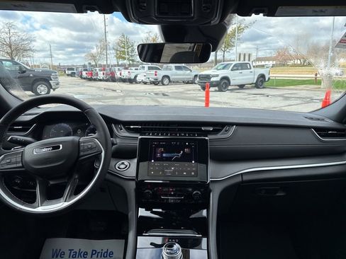 New 2026 Jeep Grand Cherokee Laredo X AWD/4WD image 3
