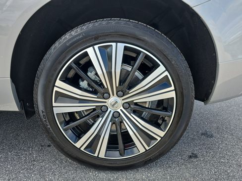 Used 2022 Volvo XC60 B5 Inscription image 31