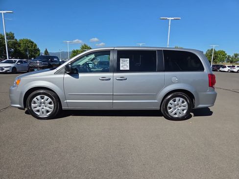 Used 2017 Dodge Grand Caravan SE w/ Power Window Group FWD image 11