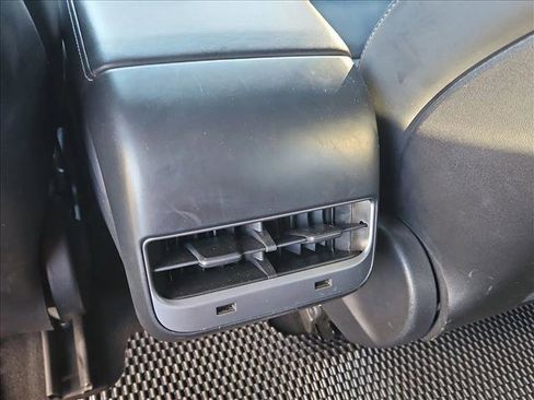 Used 2019 Tesla Model 3 Long Range image 17