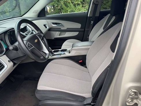Used 2011 Chevrolet Equinox LT w/ Chrome Appearance Package AWD/4WD image 9