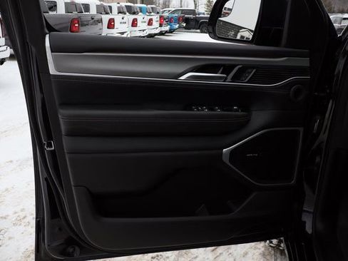 Used 2024 Jeep Wagoneer Series II w/ Convenience Group I image 9