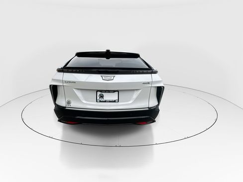 Used 2025 Cadillac Lyriq Luxury RWD image 7