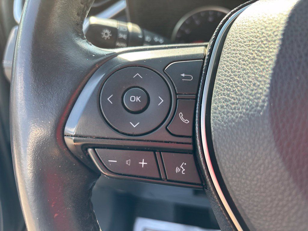 Used 2019 Toyota RAV4 XLE Premium AWD/4WD image 16
