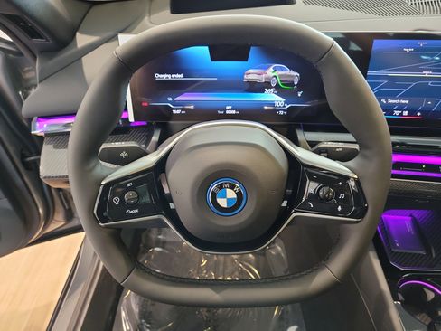 New 2026 BMW i5 eDrive40 w/ Executive Package image 21