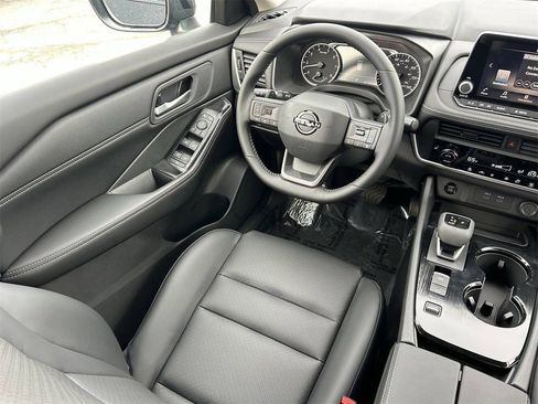 New 2026 Nissan Rogue SV FWD image 18