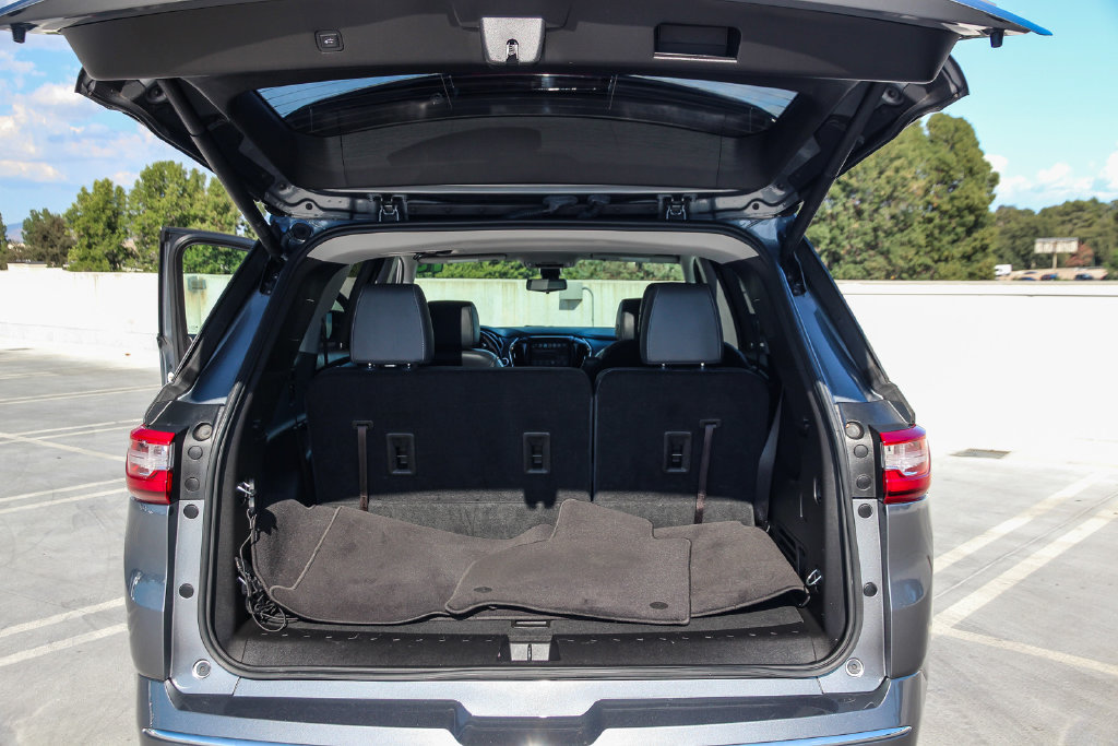 Used 2018 Chevrolet Traverse Premier w/ Driver Confidence II Package FWD image 26