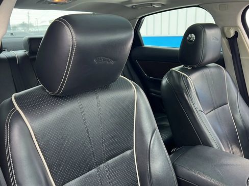 Used 2016 Jaguar XJ Supercharged RWD image 23