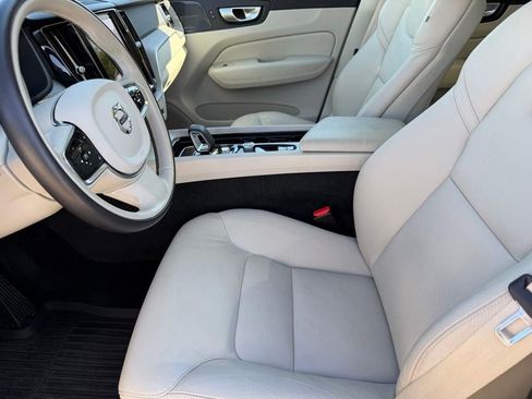 Used 2024 Volvo XC60 B5 Plus w/ Protection Package Premier AWD/4WD image 10