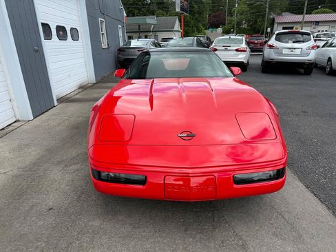 Used 1994 Chevrolet Corvette Coupe RWD image 2