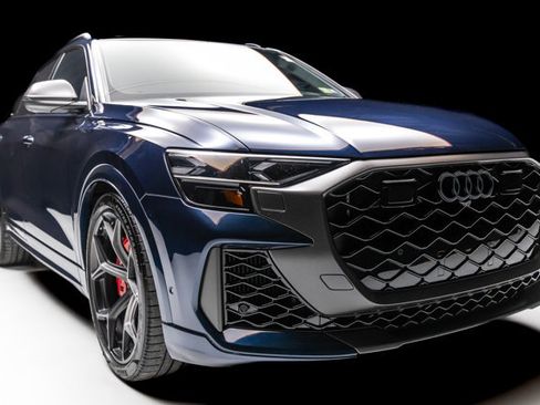 Used 2025 Audi RS Q8 performance image 30