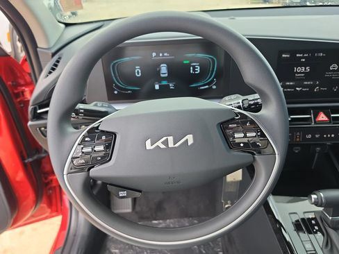 New 2026 Kia Niro LX FWD image 27