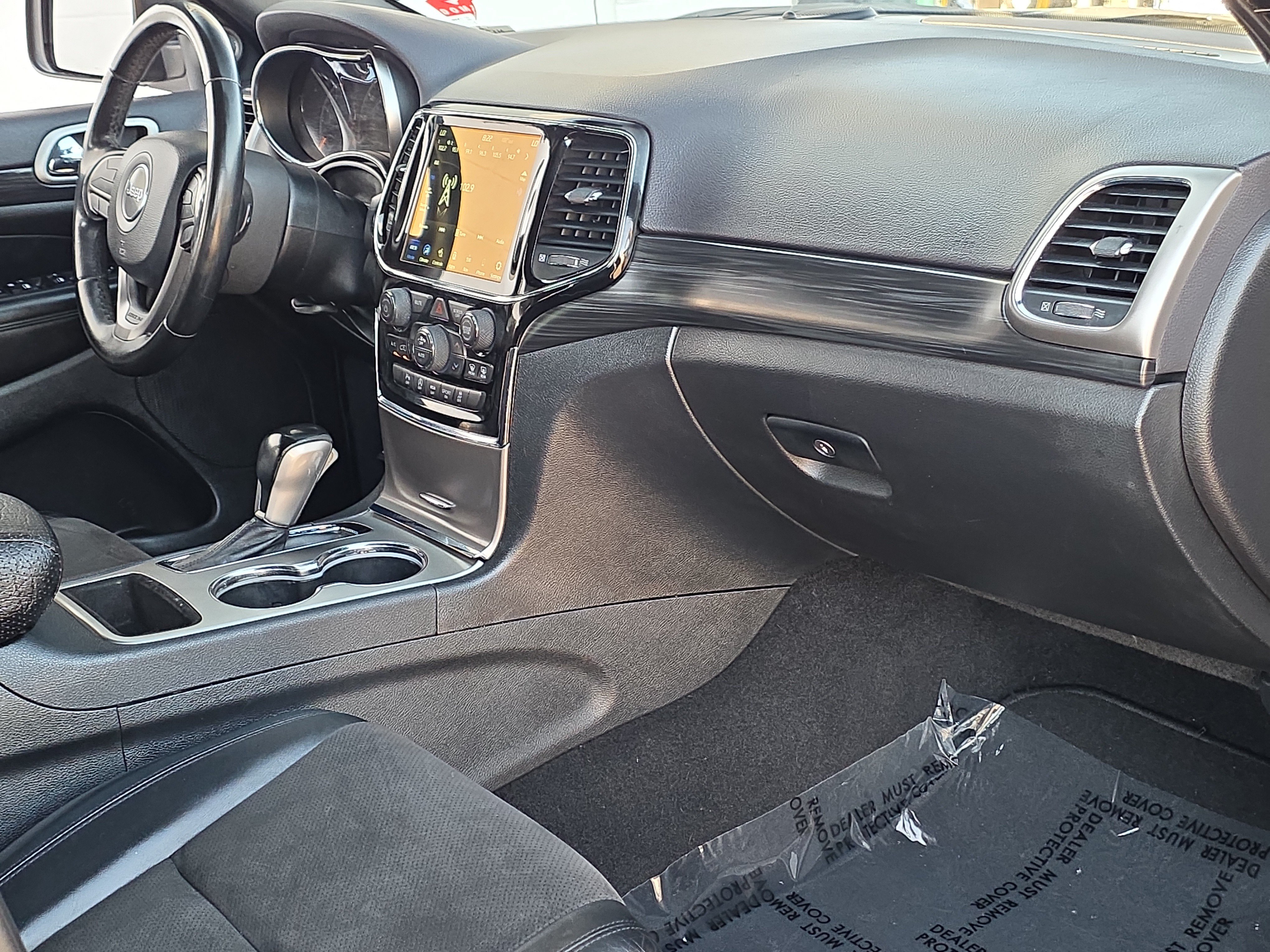 Used 2020 Jeep Grand Cherokee Laredo w/ Laredo X Package RWD image 26