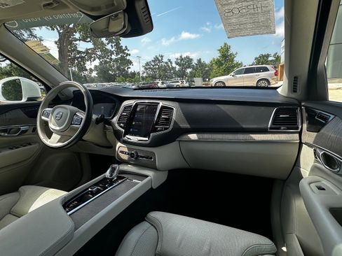 Used 2023 Volvo XC90 B6 Ultimate image 13