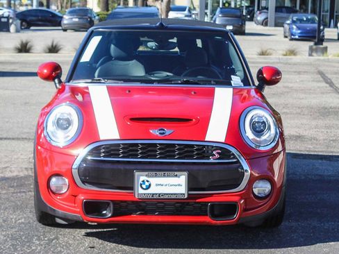 Used 2017 MINI Cooper S image 2