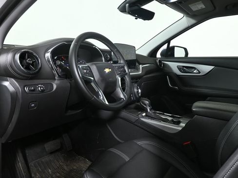 Used 2025 Chevrolet Blazer LT w/ Sound & Technology Package AWD/4WD image 4