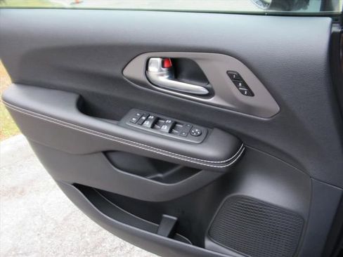 New 2026 Chrysler Pacifica Select w/ S Appearance Package FWD image 26
