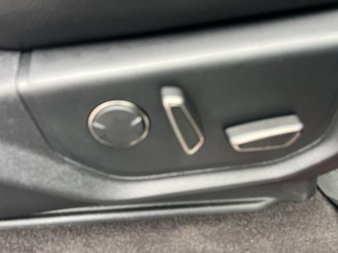 Used 2019 Ford F150 Raptor w/ Equipment Group 802A Luxury image 31