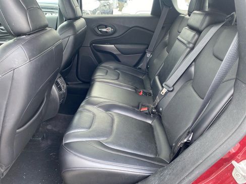 Used 2019 Jeep Cherokee Limited image 20