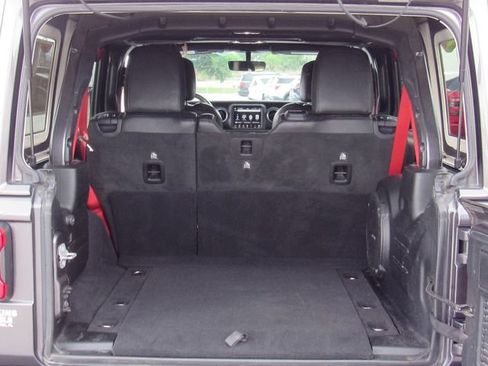 Used 2020 Jeep Wrangler Unlimited Rubicon w/ Quick Order Package 28Y Recon AWD/4WD image 6