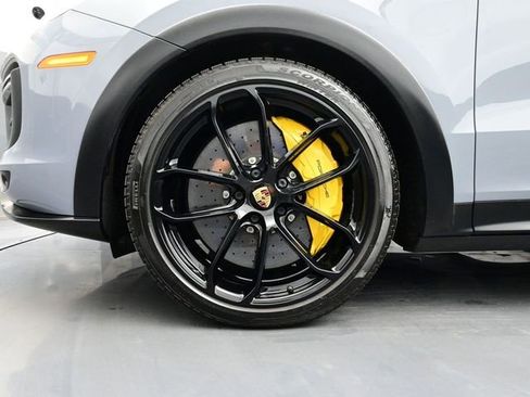 Certified 2022 Porsche Cayenne Turbo GT AWD/4WD image 6