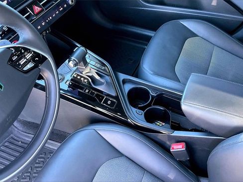 Used 2023 Kia Niro EX Touring image 14