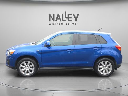 Used 2015 Mitsubishi Outlander Sport ES image 2
