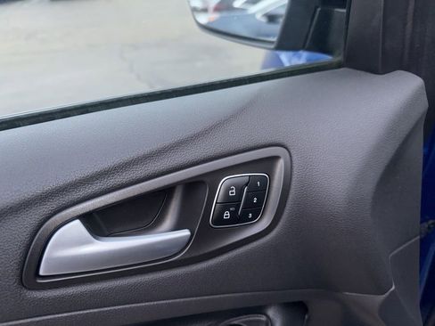 Used 2017 Ford Escape Titanium image 17