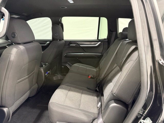 Used 2025 GMC Acadia Elevation AWD/4WD image 18