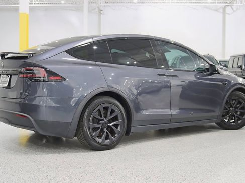 Used 2022 Tesla Model X Plaid image 8