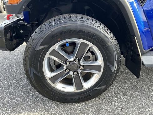 Used 2019 Jeep Wrangler Unlimited Sahara image 9