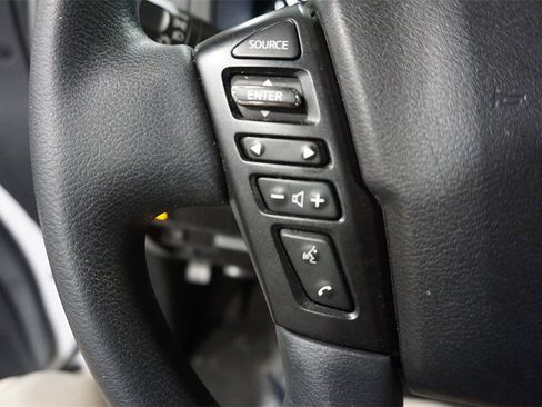 Used 2022 Nissan Frontier SV w/ Technology Package image 7