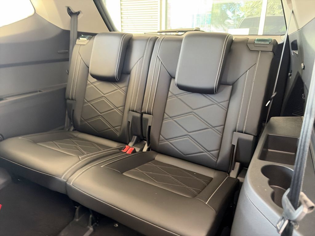 Certified 2026 Volkswagen Atlas SE FWD image 38