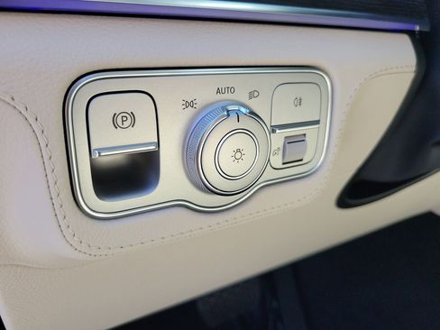 New 2026 Mercedes-Benz GLE 450 4MATIC image 26