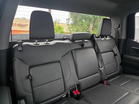 Used 2025 GMC Sierra 1500 SLT RWD image 18