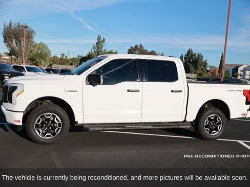 Used 2023 Ford F150 Lightning XLT image 2